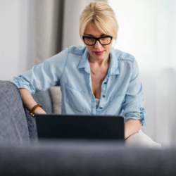 Kliendiandmete ja ostuajaloo haldus