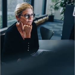 Tooniga prilliklaasid