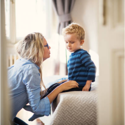 Lapsi( 6 kuni 18 aastat), kelle vanemad on lühinägevad.